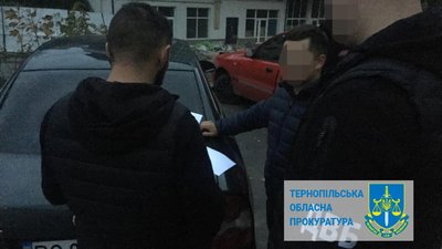 Два роки тюрми присудили тернополянину, котрий за дві тисячі доларів обіцяв "відмазати" знайомого від мобілізації