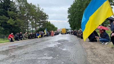 У селі біля Тернополя прощаються із загиблим 19-річним Героєм. ФОТО