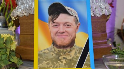 Приїхав з Польщі, аби захищати Україну: на Тернопільщині попрощалися із загиблим Героєм. ФОТО