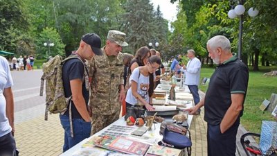 Перший ринок старожитностей відкрився у Чорткові. ФОТО