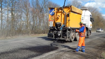 У Юлика винайшли новий спосіб ремонту доріг