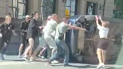 Потрійна ДТП у Тернополі: один з автомобілів перекинувся на дах. ВІДЕО