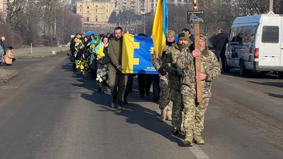 "Стали прикладом мужності та відваги": на Тернопільщині попрощалися із загиблими розвідниками. ФОТО