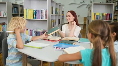 Вчителям підвищать з 1 січня зарплату на 30%