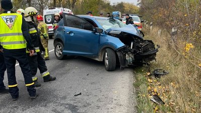 В ДТП біля Тернополя 23-річна водійка в'їхала в рейсовий автобус. Є жертви