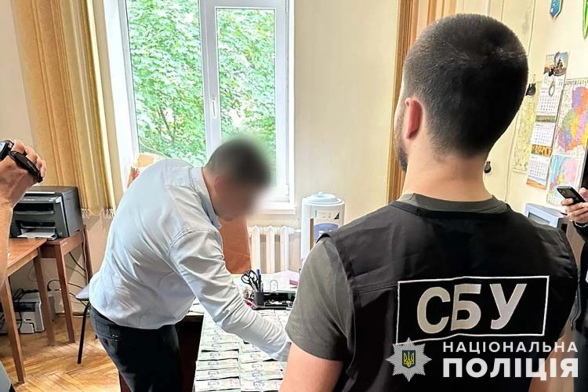 На хабарі затримали керівника фізкультурного диспансеру: брав гроші за довідки