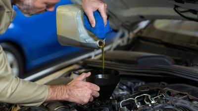 Чому масло 5W-30 залишається найкращим вибором для сучасних авто