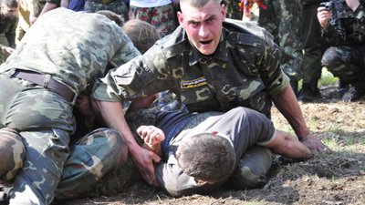 На Тернопільщині тривають бої між бандерівцями. Фоторепортаж