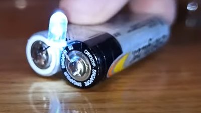 "Вічна свічка": винахід тернополянина б'є рекорди популярності в інтернеті. ВІДЕО