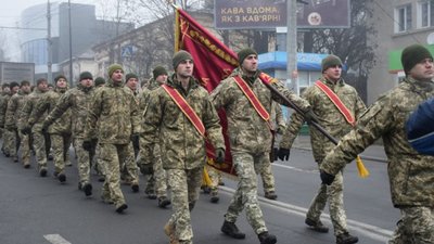 Півтори тисячі військових промарширували Тернополем. ФОТО