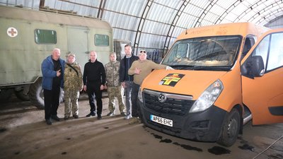 Сергій Надал на фронті передав воїнам 105-ої бригади ТРО автомобіль, квадрокоптери та іншу техніку