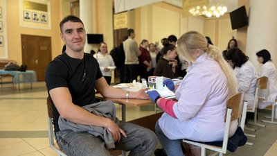 Майбутні медики з Тернополя здали кров для військових