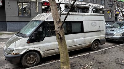 Міська влада визначила критичну дату для власників покинутих автомобілів