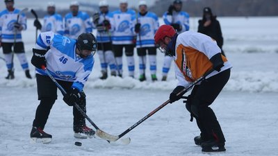 У Тернополі розпочався всеукраїнський  чемпіонат з хокею. ФОТО