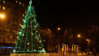 На Східному встановлять нову ялинку