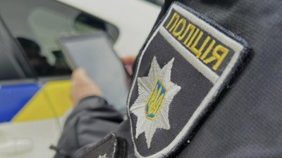 У Тернополі наркоман викликав патрульних, бо йому ввижалася "невідома особа"