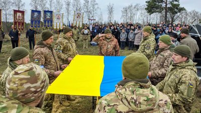 На Тернопільщині попрощалися із спецпризначенцем, котрий брав участь у визволенні острова Зміїного. ФОТО