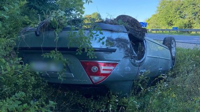 Водій заснув за кермом: дивом обійшлося без жертв. ФОТО