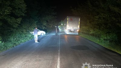 Легковий автомобіль зіткнувся з фурою на Тернопільщині