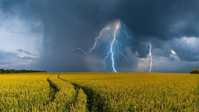Дощі та грози: на Тернопільщину насувається негода