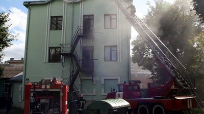 В центрі Тернополя горіло видавництво Леоніда Ковальчука. Фото, відео