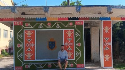 Зупинку у селі на Тернопільщині прикрасили давнім орнаментом