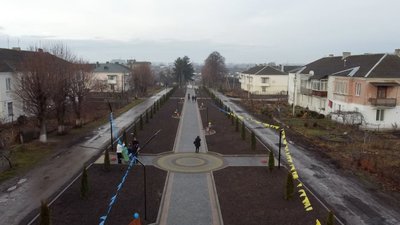 У Козові відновили алею у селищі цукровиків. ФОТО