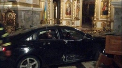 У поліції визнали, що стоматологиня умисно в’їхала у Катедру. ВІДЕО