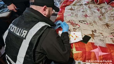 В'язень слідчого ізолятора створив кілька інтернет-магазинів, через які продавав наркотики