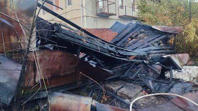На Тернопільщині згорів металевий вагончик: у ньому виявили тіло чоловіка