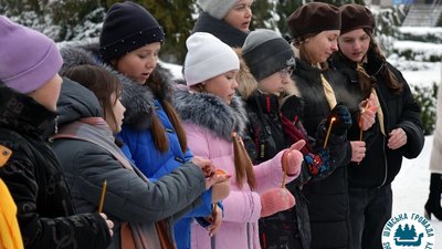 Шопка замість ялинки: більшість громад Тернопільщини цього року не встановлюють новорічні дерева. ФОТО