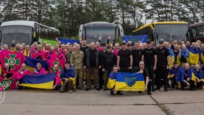 З російського полону повернулися ще шестеро захисників з Тернопільщини