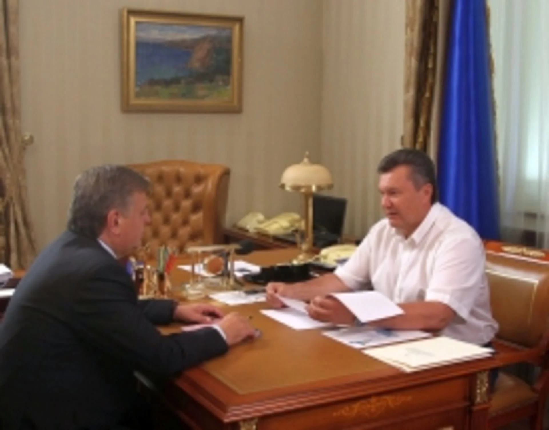 Хоптян розказав Януковичу байку про європейську зарплату