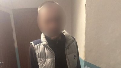 Штовхнув касира, вибив двері і втік: грабіжника-рецидивіста спіймали у Тернополі