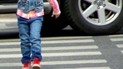 У Тернополі водій автомобіля збив на переході двох дітей