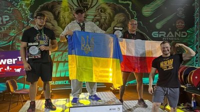 Колишній нардеп з Тернополя та його син стали чемпіонами Польщі. ФОТО
