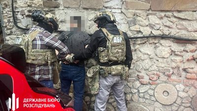 Це тільки квіточки: тернопільський чиновник вимагав данину з підприємців. ФОТО