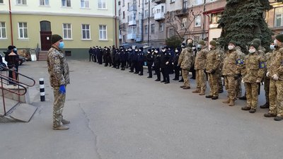 У Тернополі військові з поліцейськими розпочали спільне патрулювання вулиць