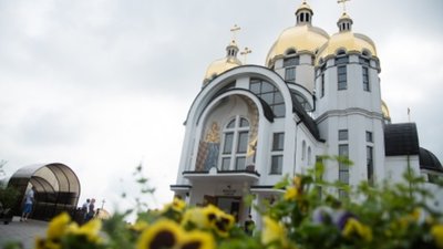 Перекинув скриньку для пожертв і талував гроші в кишені: злодій намагався обікрасти церкву у Зарваниці