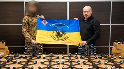 Ще 30 квадрокоптерів "полетіли" з Тернополя на фронт