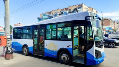 Файному місту - файні автобуси: громадський транспорт Тернополя одягає стильну ліврею