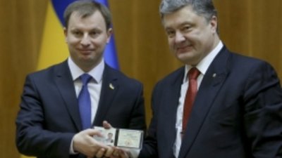 Обдурені працівники з роддому, за який відповідає Барна, вийшли на дорогу