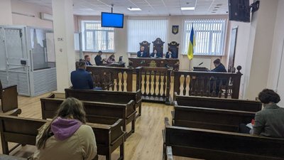 Тернопільському податківцю, якого підозрюють у вимаганні хабара, "світить" 10 років тюрми