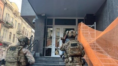 Керівництво Нацполіції відсторонило поліцейських посадовців, які потрапили під підозру в незаконних діях