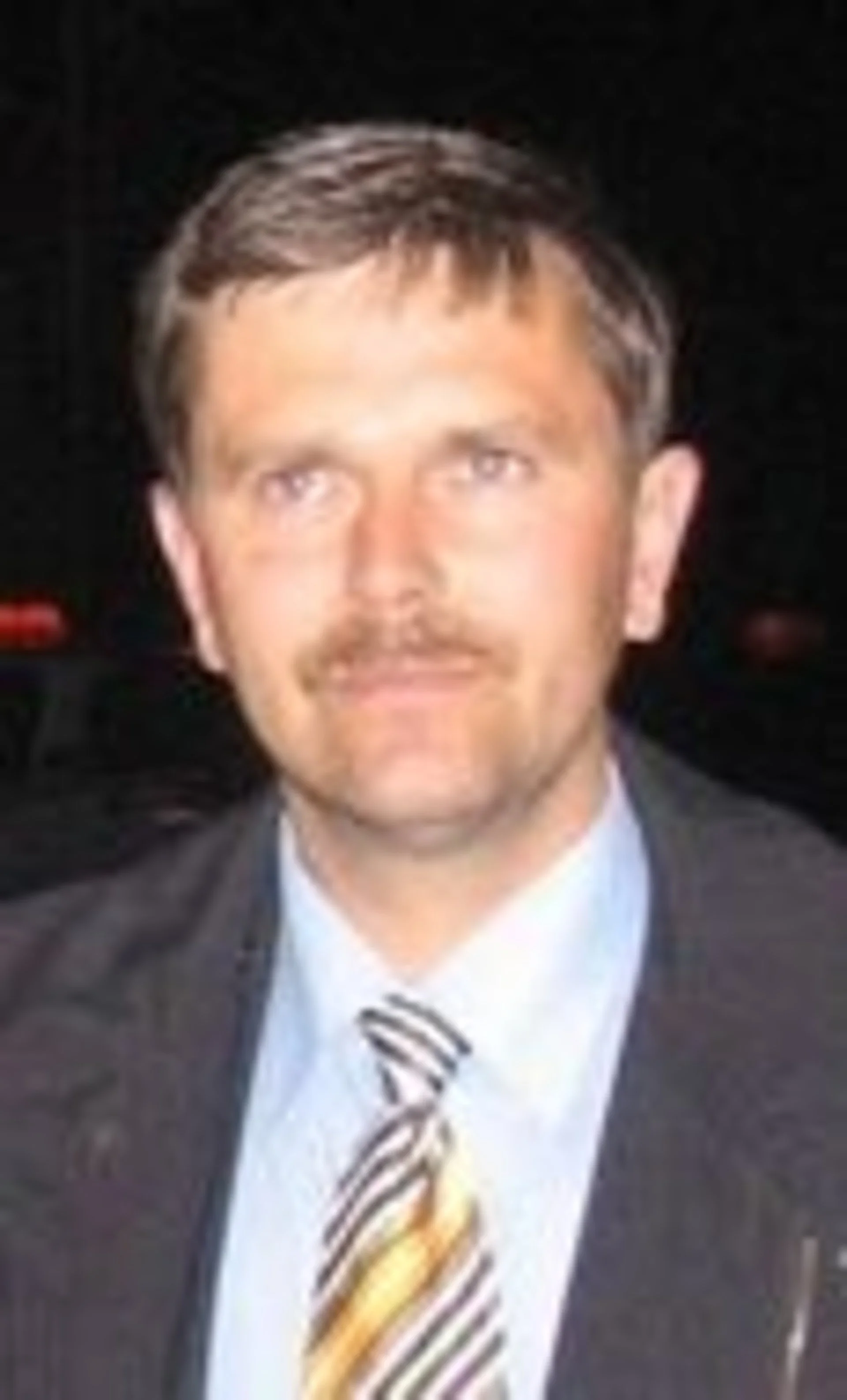 Тервиборчком зробив депутатами двох родичів Муца і забудовника?