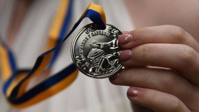 Майже триста тернопільських випускників отримають відзнаки міської ради