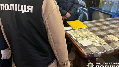 Будуть судити селищного голову, котрий попався на хабарі