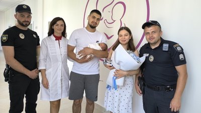 Кожна секунда видавалася вічністю: у Тернополі поліцейські охорони допомогли вагітній жінці