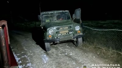 На Тернопільщині автомобіль розчавив чоловіка: він загинув на місці