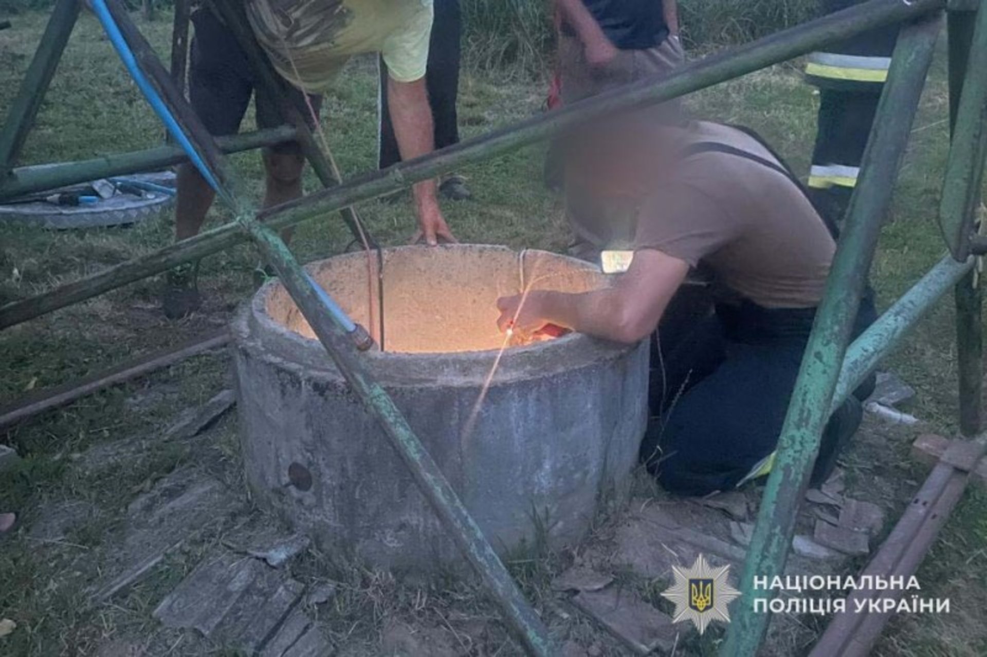 Обвалилося каміння: на Тернопільщині загинув чоловік, котрий чистив колодязь